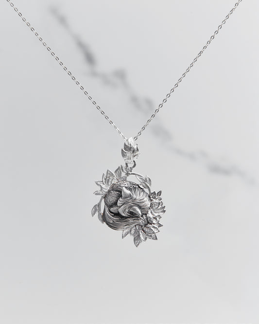 The sleeping fox pendant