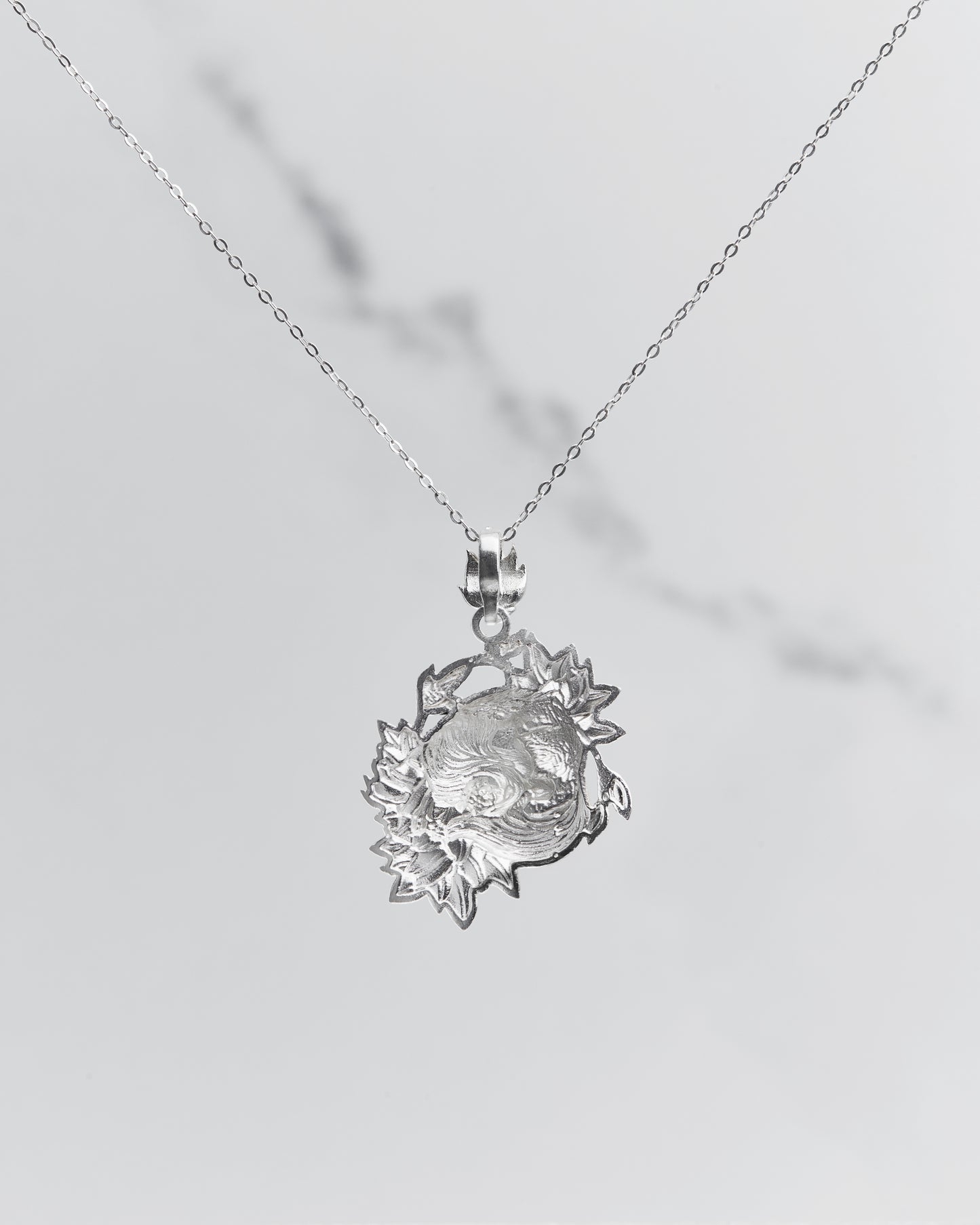 The sleeping fox pendant