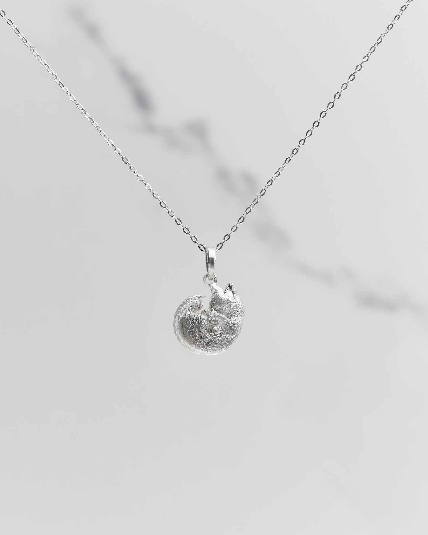 The kitten pendant